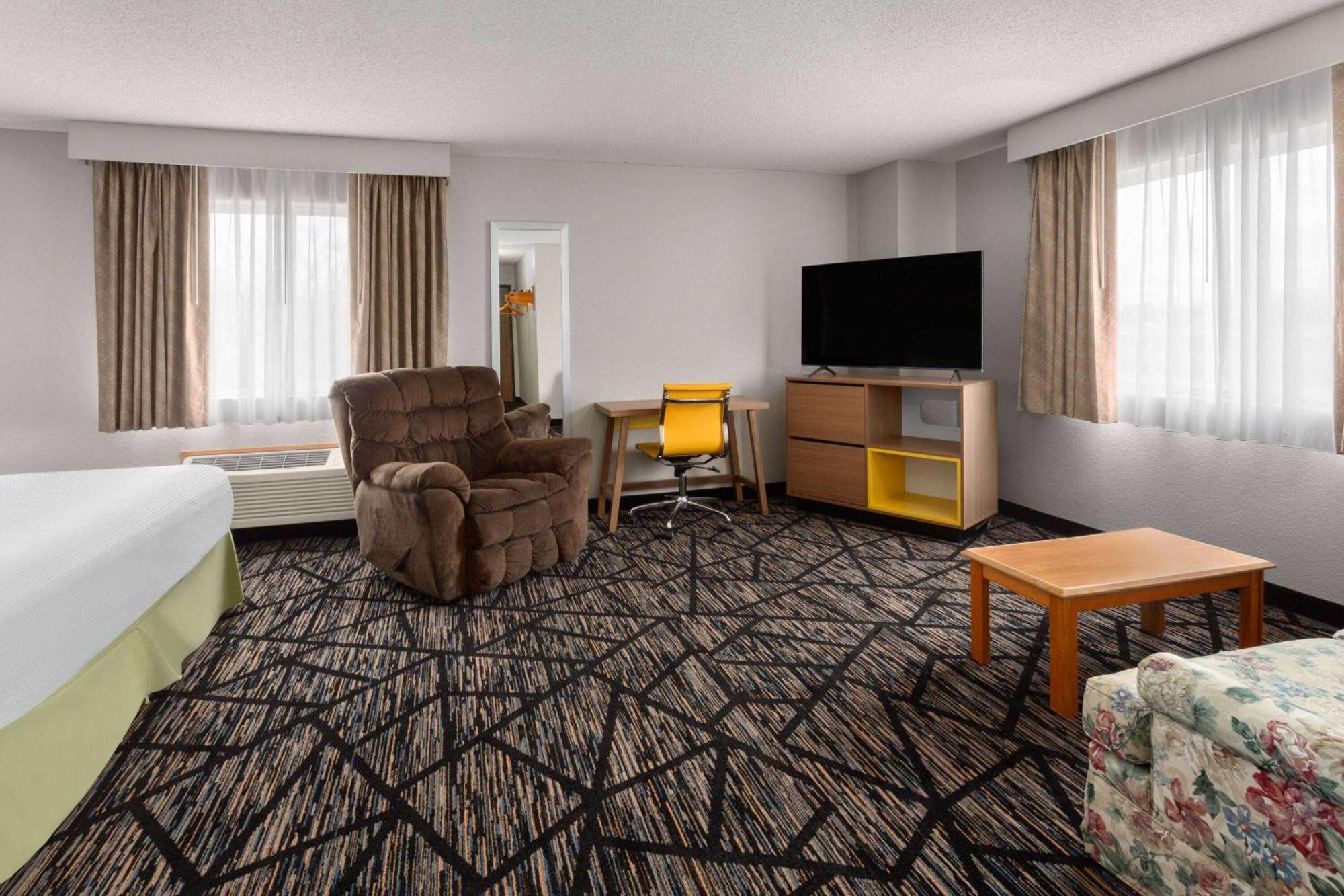 Days Inn By Wyndham אוגללה מראה חיצוני תמונה